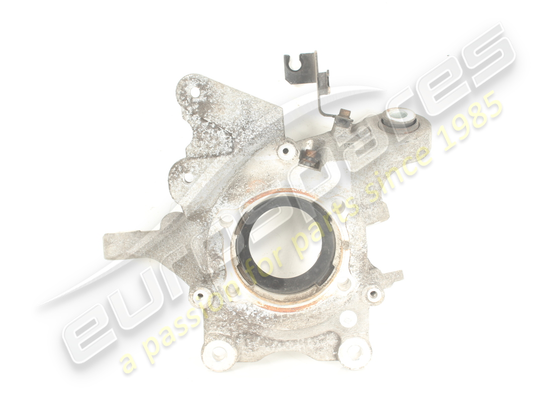USATO Maserati SUPPORTO MOZZO POSTERIORE DESTRO COMPLETO. NUMERO PARTE 670036903 (1)