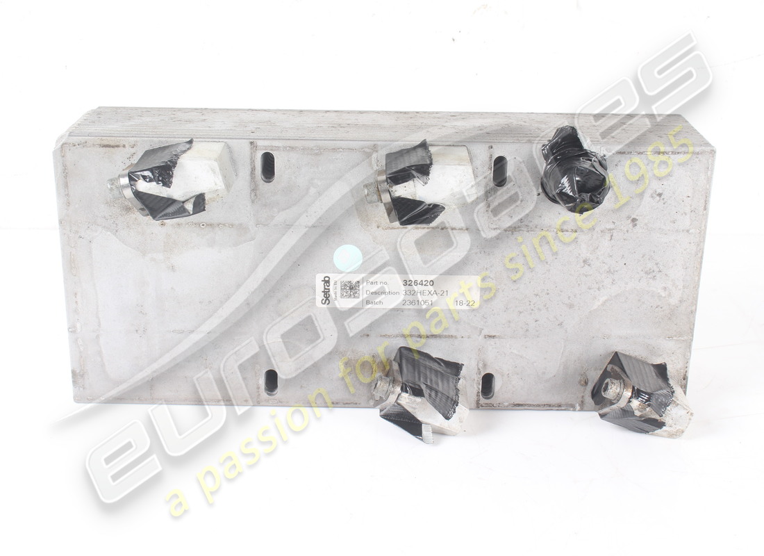 scambiatore di calore a olio ferrari usato. numero parte 326420 (5)