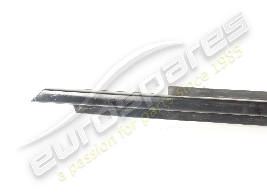 modanatura paraspruzzi sinistra usata ferrari. numero parte 60635400 (1)