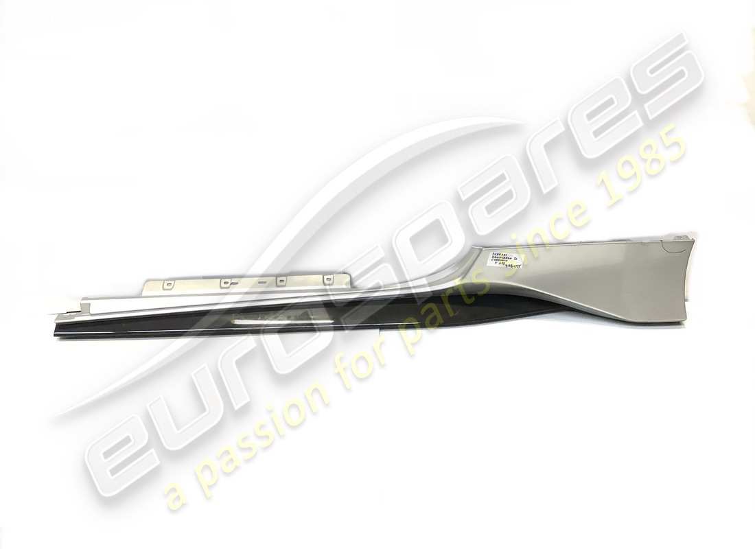 rivestimento sottoporta sx completo ferrari usato. numero parte 766055 (1)
