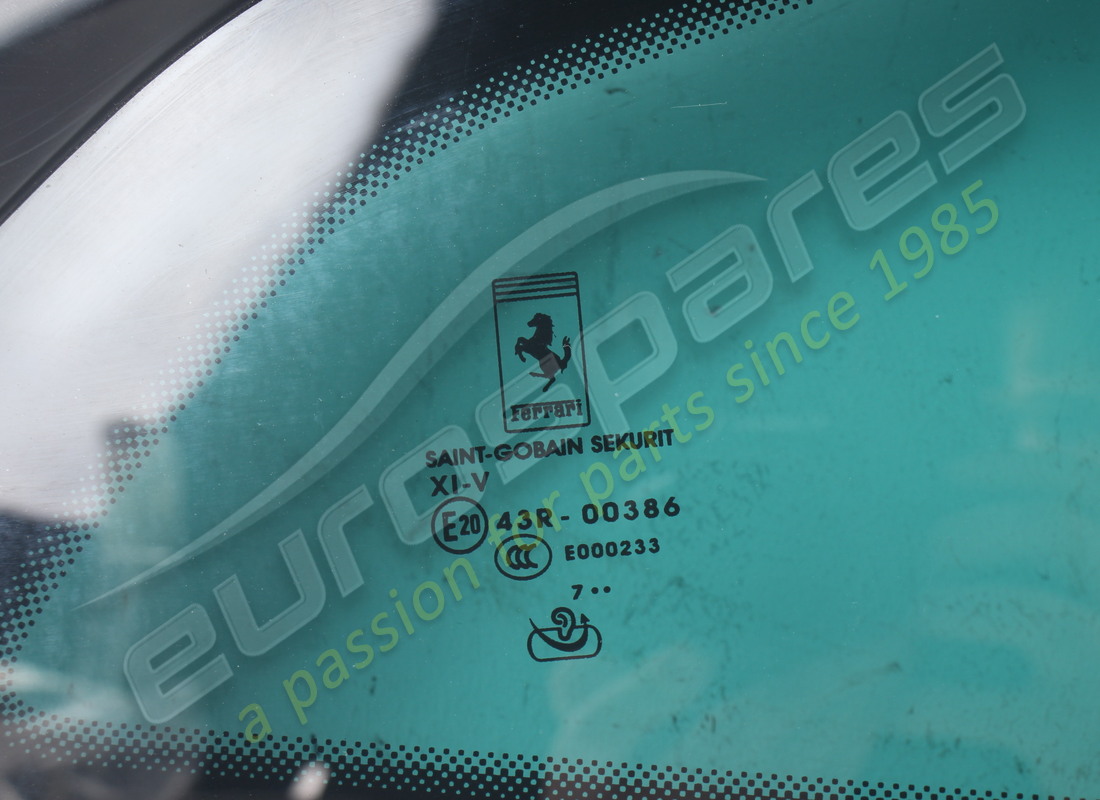 LUCE POSTERIORE DESTRO USATA FERRARI. NUMERO PARTE 86871100 (2) luce posteriore destro usata ferrari. numero parte 86871100 (2)