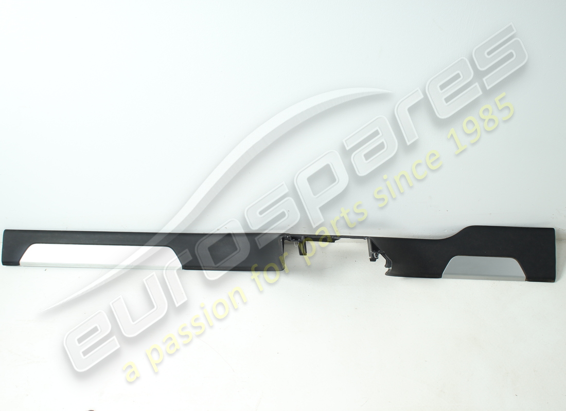 piastra sottoscotto lamborghini usata. numero parte 4ml853369bqg8 (2)