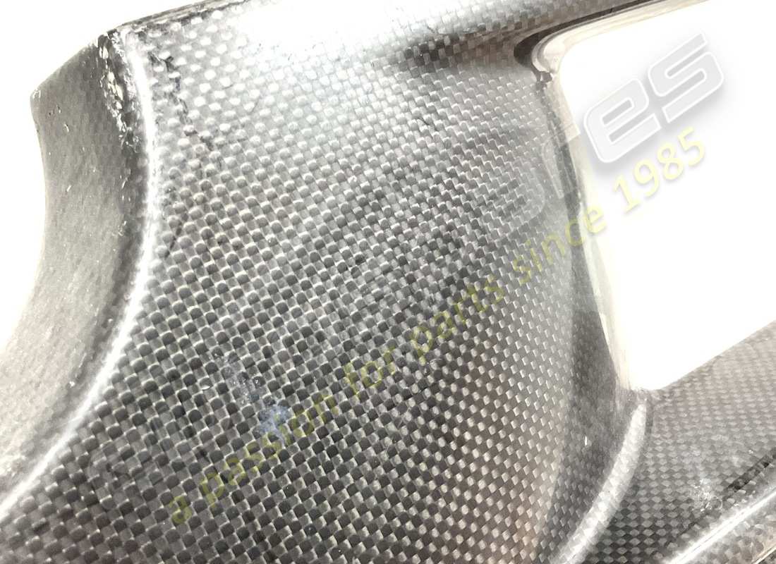 usato ferrari pannello superiore in carbonio paraurti posteriore. numero parte 69579600 (4)
