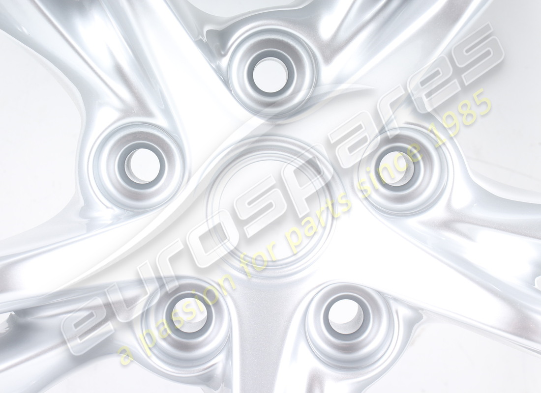 RUOTA ANTERIORE FERRARI RICONDIZIONATA. NUMERO PARTE 328456 (3) ruota anteriore ferrari ricondizionata. numero parte 328456 (3)