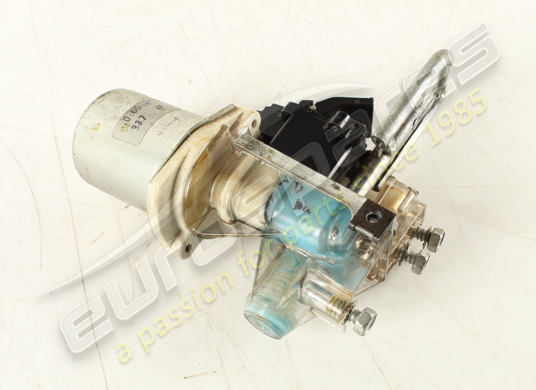 USED FERRARI BOOT LID MOTOR . PART NUMBER 2578040200 (1)