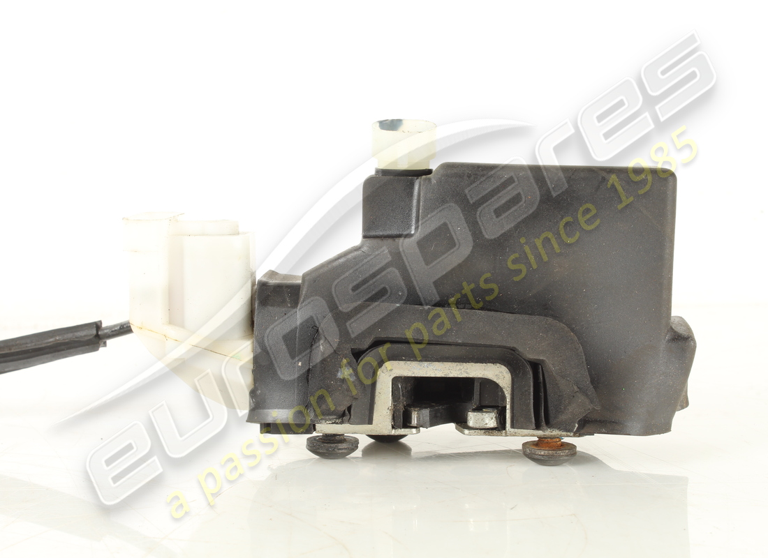 usata maserati serratura porta destra. numero parte 67575900 (4)