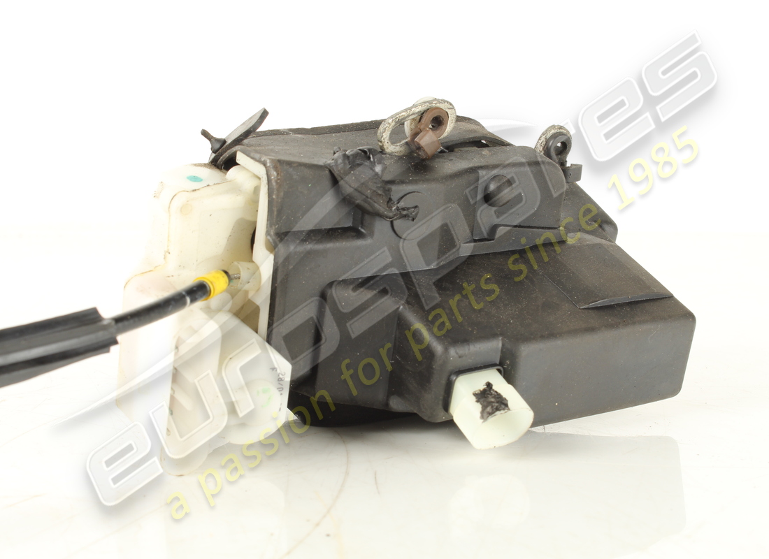 usata maserati serratura porta destra. numero parte 67575900 (3)