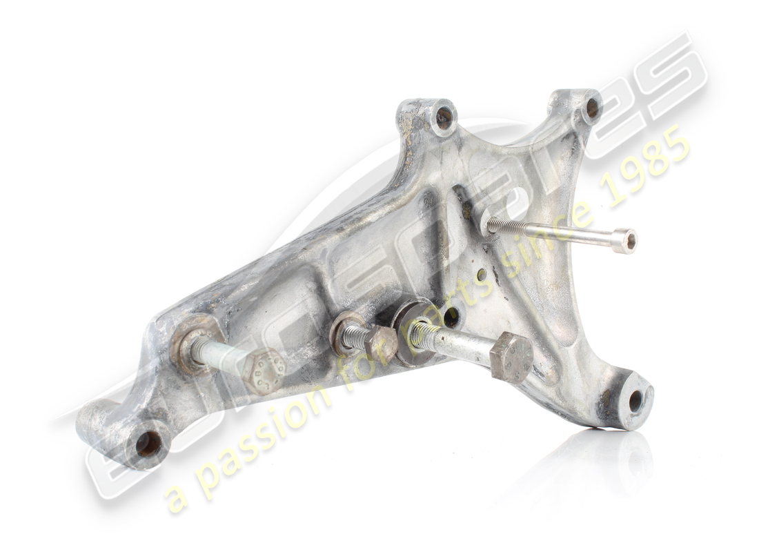 USATO FERRARI STAFFA DI SUPPORTO DEL GENERATORE VERTICALE. NUMERO PARTE 179635 (2) usato ferrari staffa di supporto del generatore verticale. numero parte 179635 (2)