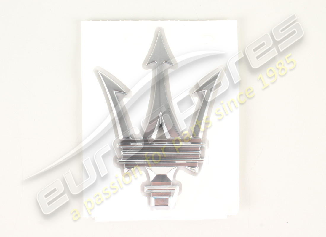 nuovo maserati emblema rh. numero parte 670161370 (1)
