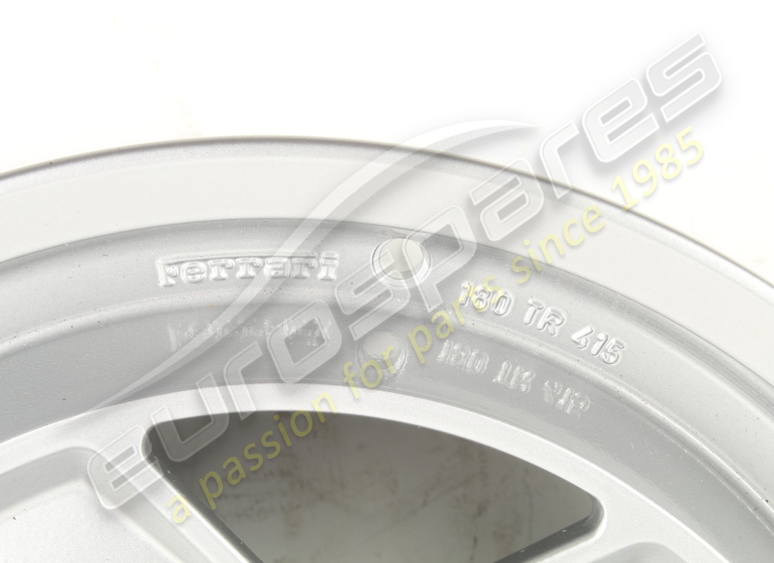 cerchio ruota stradale ricondizionato ferrari 180 tr 415. numero parte 127151 (2)