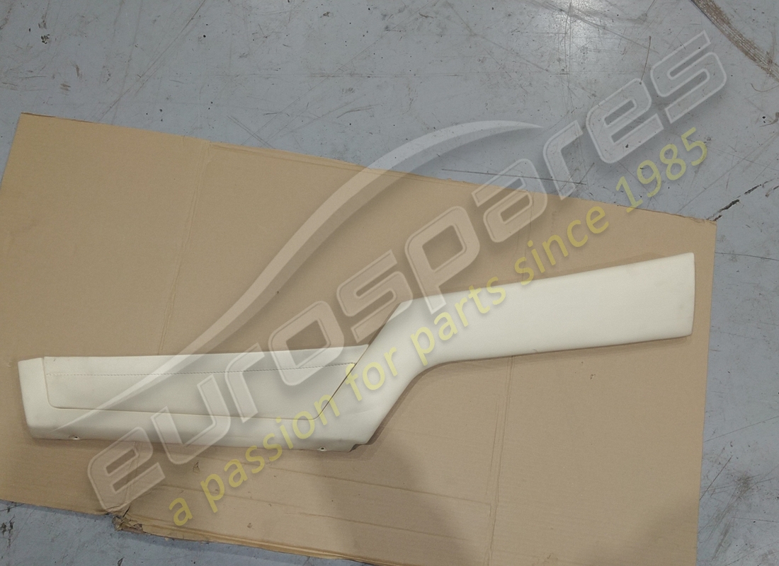 USATO Ferrari FODERA SCUDO SX IN CREMA VM3997 . NUMERO PARTE 63526404 (1)