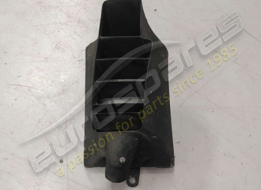 convogliatore aria sx ferrari danneggiato. numero parte 65513500 (2)