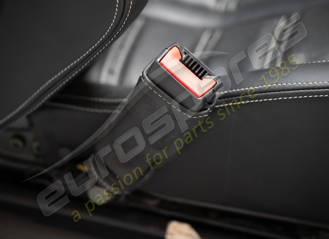 SET DI SEDILI COMPLETO USATO FERRARI. NUMERO PARTE EAP1558688 (22) set di sedili completo usato ferrari. numero parte eap1558688 (22)