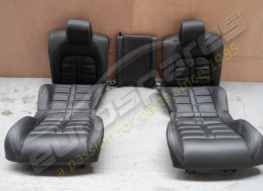 set di sedili completo usato eurospares. numero parte eap1558688 (24)