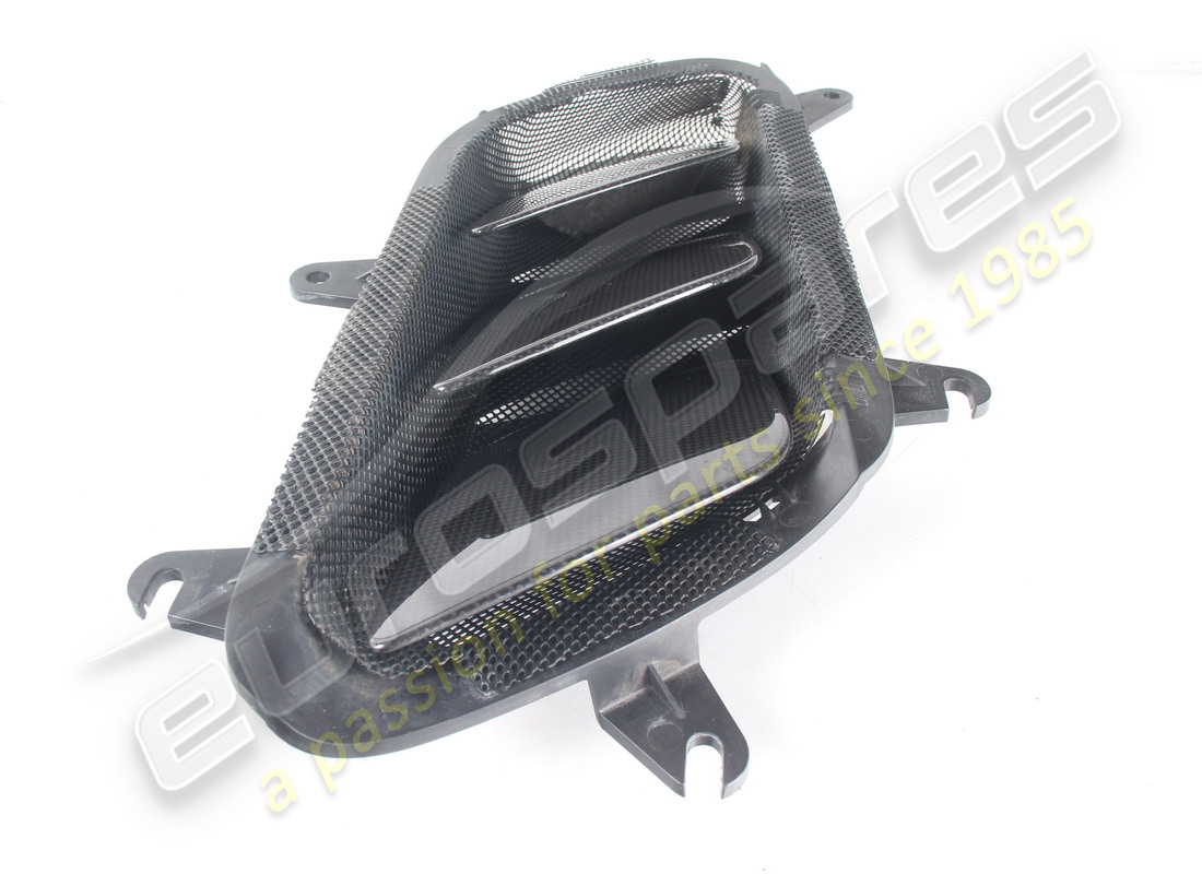 SUPPORTO PRESA D'ARIA PARAFANGO SX USATO EUROSPARES CON FERITOIE IN CARBONIO. NUMERO PARTE EAP1723592 (4) supporto presa d'aria parafango sx usato eurospares con feritoie in carbonio. numero parte eap1723592 (4)