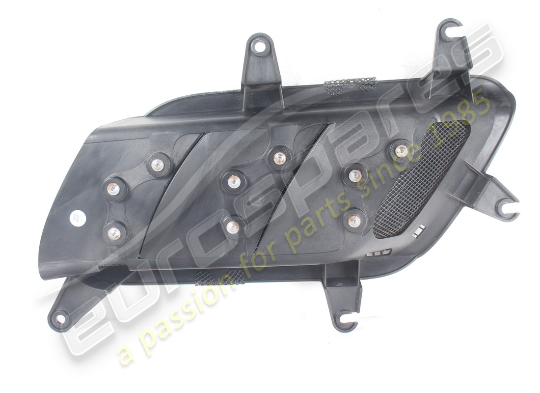 SUPPORTO PRESA D'ARIA PARAFANGO SX USATO EUROSPARES CON FERITOIE IN CARBONIO. NUMERO PARTE EAP1723592 (2) supporto presa d'aria parafango sx usato eurospares con feritoie in carbonio. numero parte eap1723592 (2)