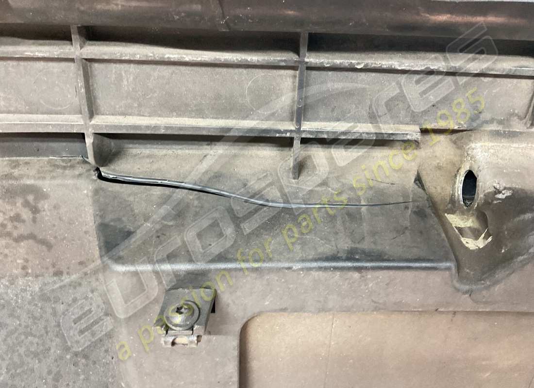 lamborghini paraurti posteriore danneggiato. numero parte 400807497a (6)