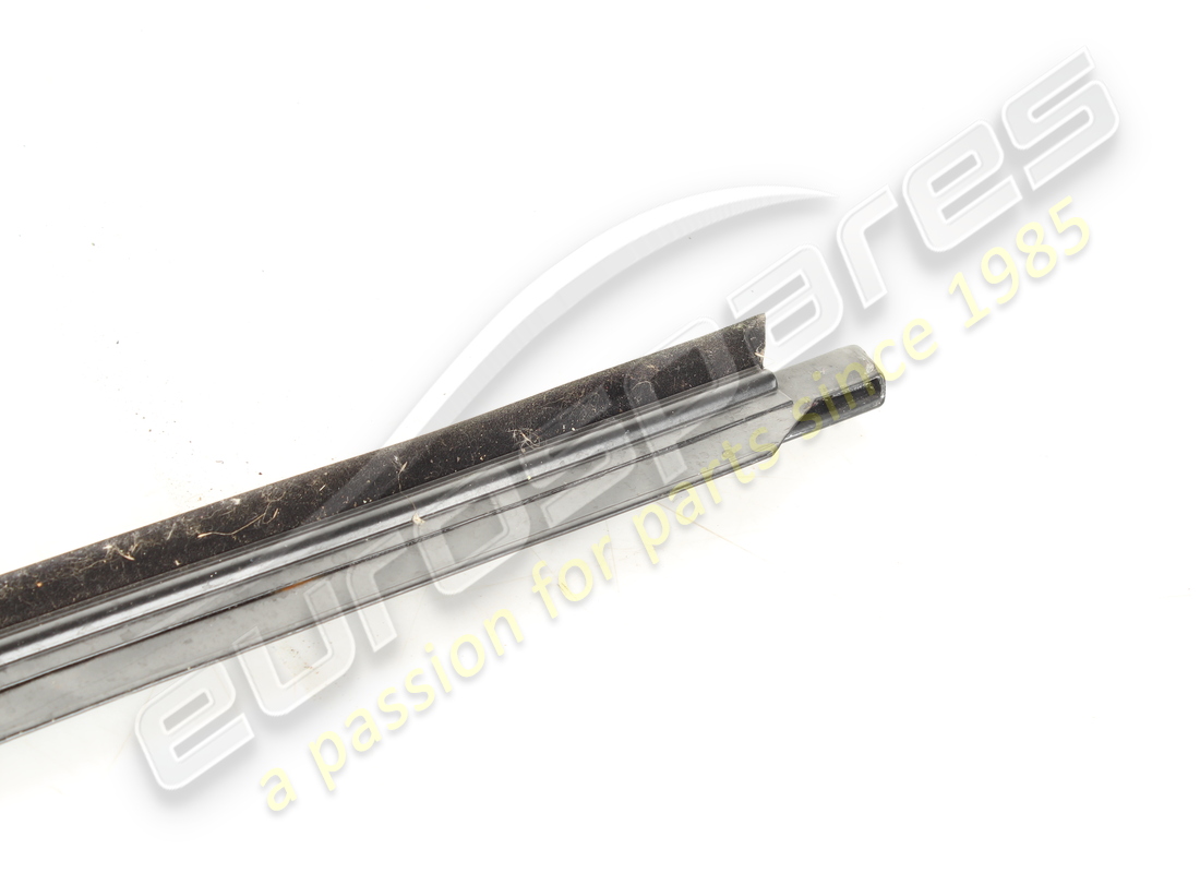 modanatura paraspruzzi dx usata ferrari. numero parte 60635300 (3)