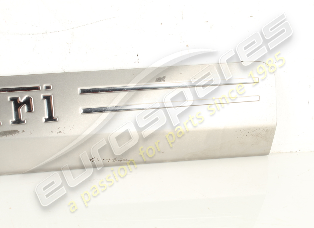 usato ferrari pedana destra. numero parte 81361800 (2)