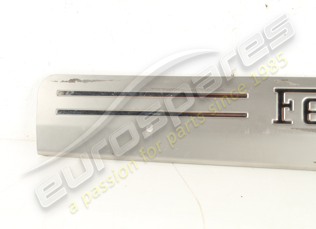 USATO Ferrari PEDANA DESTRA . NUMERO PARTE 81361800 (1)