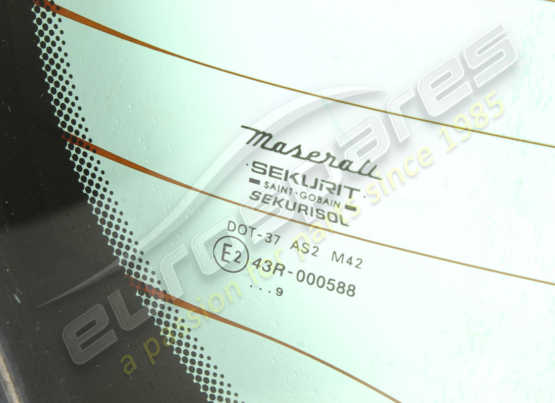 MASERATI LUNOTTO POSTERIORE USATO. NUMERO PARTE 387700600 (2) maserati lunotto posteriore usato. numero parte 387700600 (2)