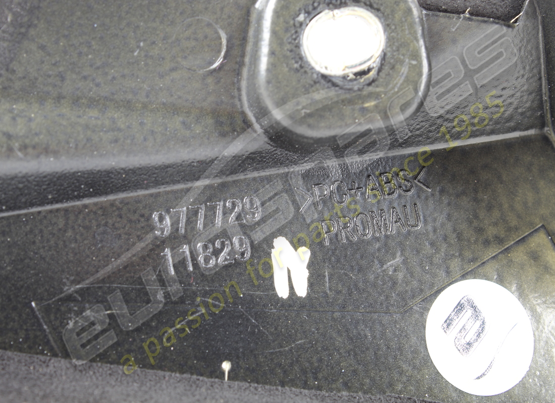 USATA FERRARI PINNA POSTERIORE DX COMPLETA. NUMERO PARTE 947655 (3) usata ferrari pinna posteriore dx completa. numero parte 947655 (3)