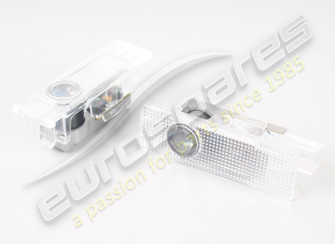 NUOVE MASERATI LUCI DI CORTESIA CON KIT LOGO. NUMERO PARTE 940001321 (1) nuove maserati luci di cortesia con kit logo. numero parte 940001321 (1)