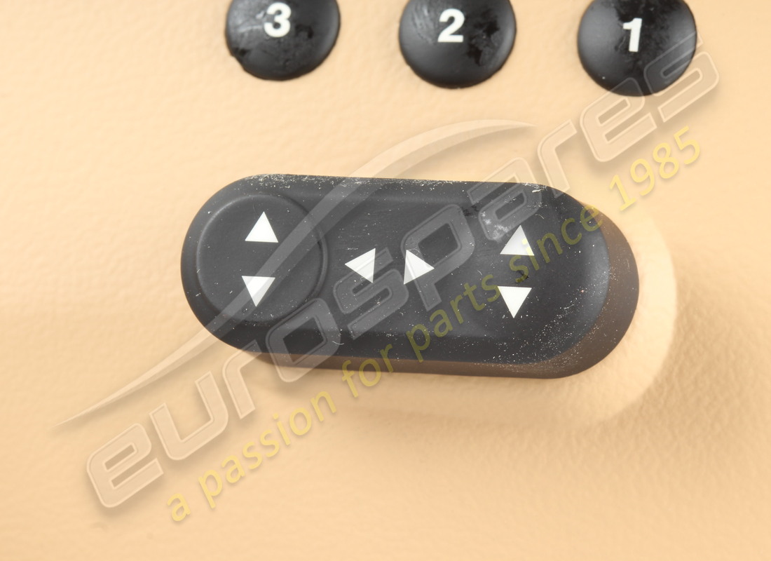 NUOVO (ALTRO) MASERATI PANNELLO PULSANTI CTRL DESTRO RHD, BEIGE. NUMERO PARTE 981321830 (5) nuovo (altro) maserati pannello pulsanti ctrl destro rhd, beige. numero parte 981321830 (5)