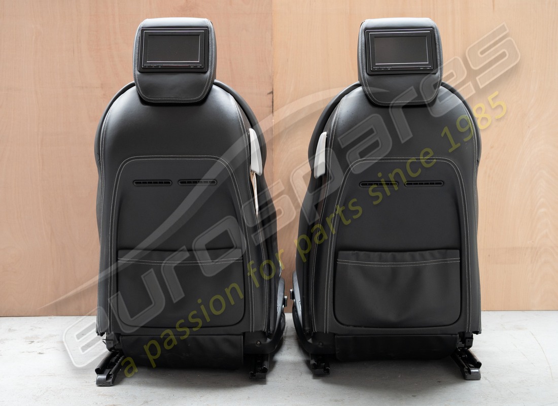 SET DI SEDILI COMPLETO USATO FERRARI. NUMERO PARTE EAP1558688 (16) set di sedili completo usato ferrari. numero parte eap1558688 (16)