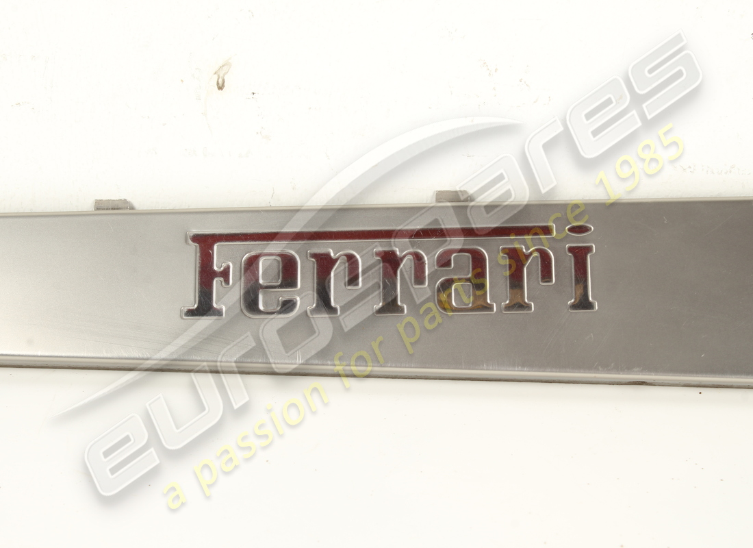 usato ferrari inserto pedana sinistra. numero parte 65221700 (2)