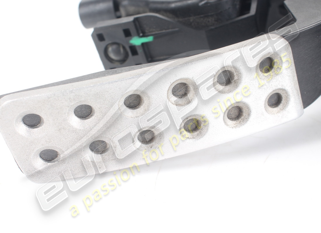 USATO FERRARI PEDALE ACCELERATORE COMPLETO. NUMERO PARTE 243117 (5) usato ferrari pedale acceleratore completo. numero parte 243117 (5)