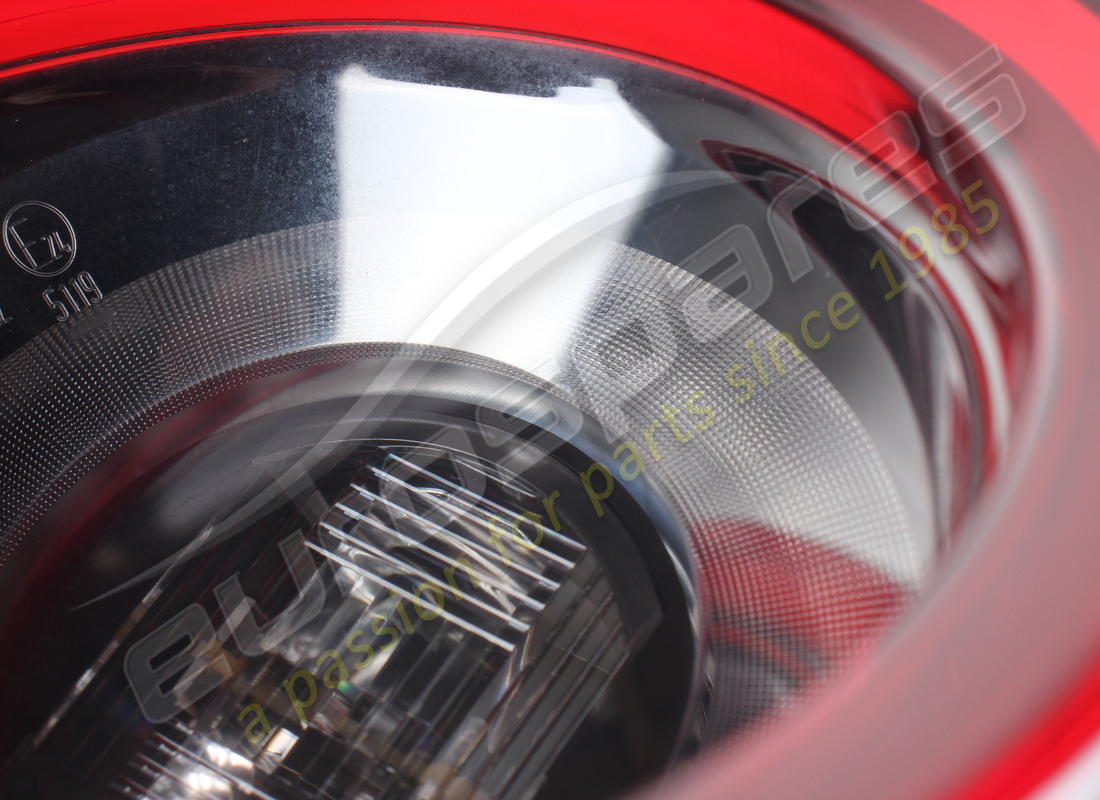 FANALE POSTERIORE INTERNO DESTRO USATO FERRARI. NUMERO PARTE 322257 (5) fanale posteriore interno destro usato ferrari. numero parte 322257 (5)