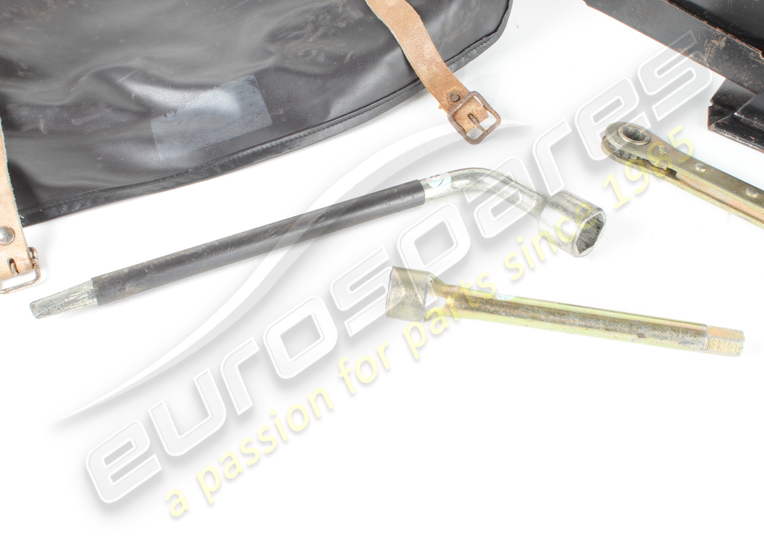 borsa kit attrezzi usata ferrari completa. numero parte 129183 (2)