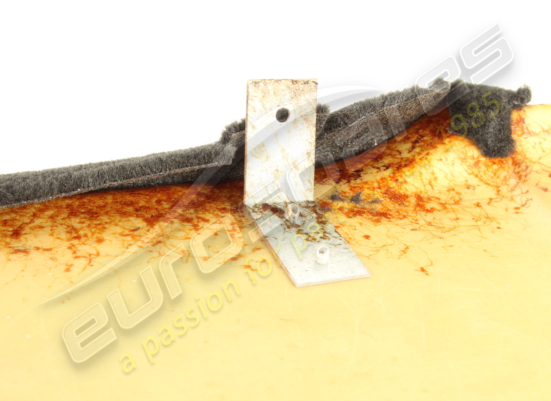 copertura laterale dx usata ferrari. numero parte 651142.. (5)