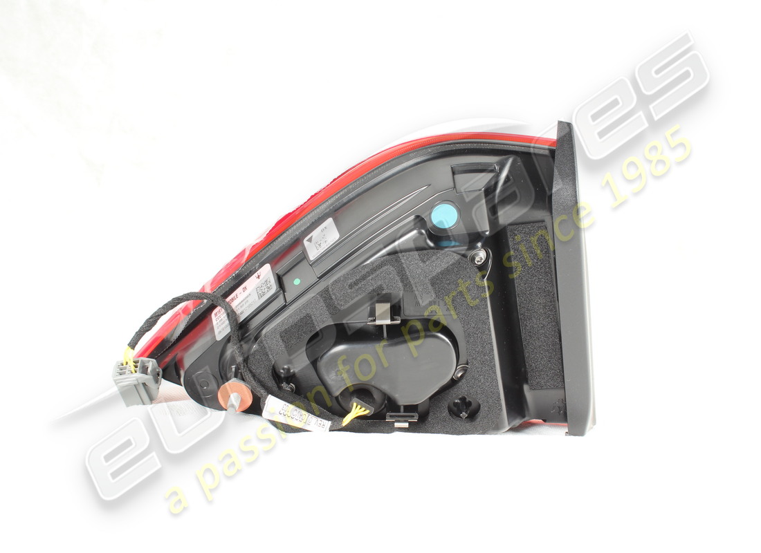 nuovo maserati fanale posteriore mobile dx. numero parte 670100869 (2)