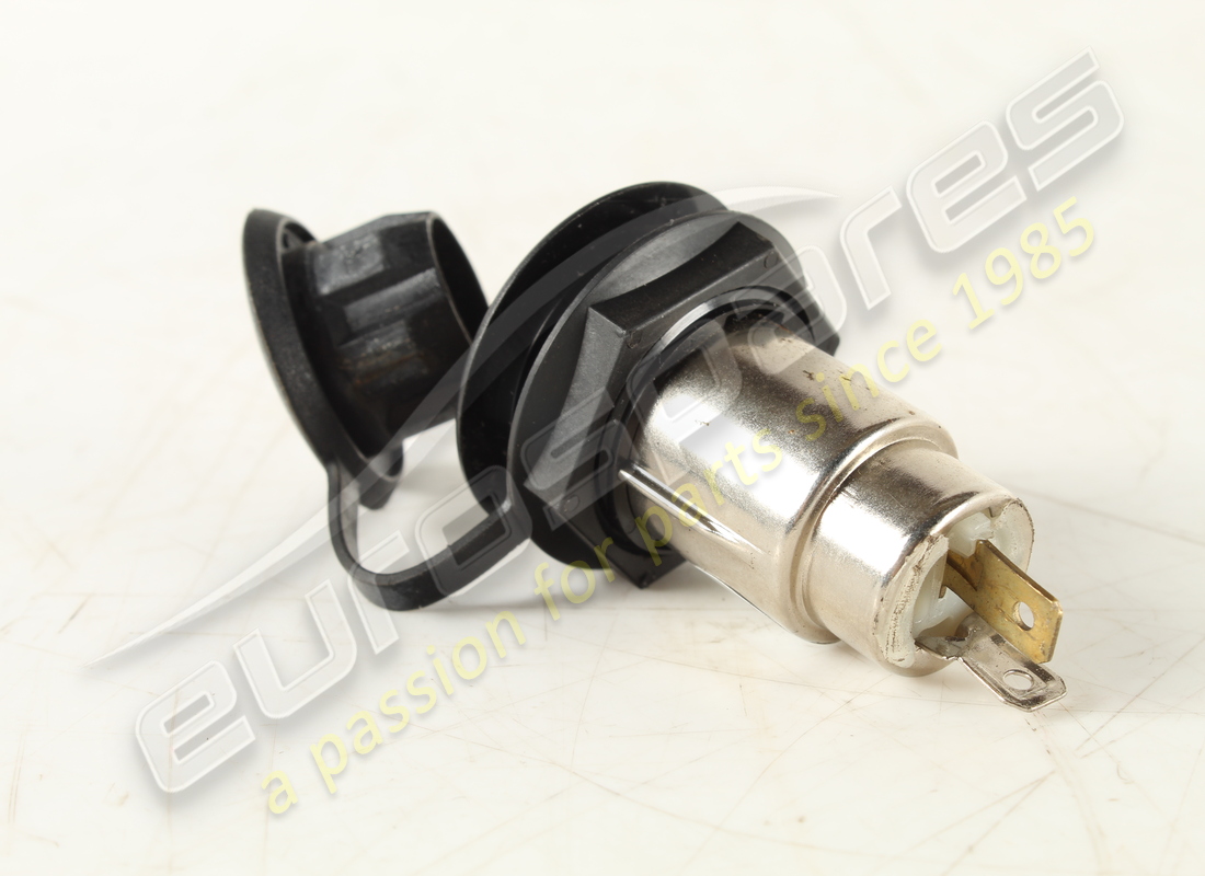 PRESA MASERATI USATA.. NUMERO PARTE 203506 (3) presa maserati usata.. numero parte 203506 (3)