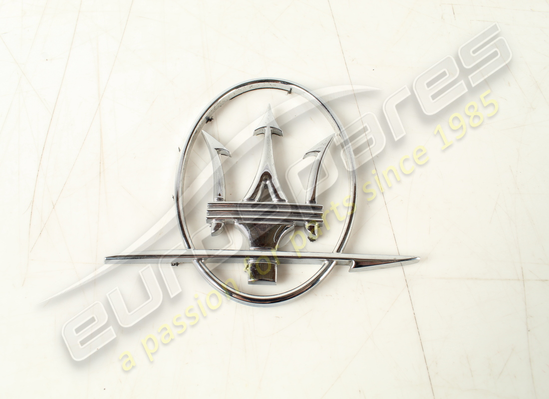 EMBLEMA USATO Maserati. NUMERO PARTE 89095300 (1)