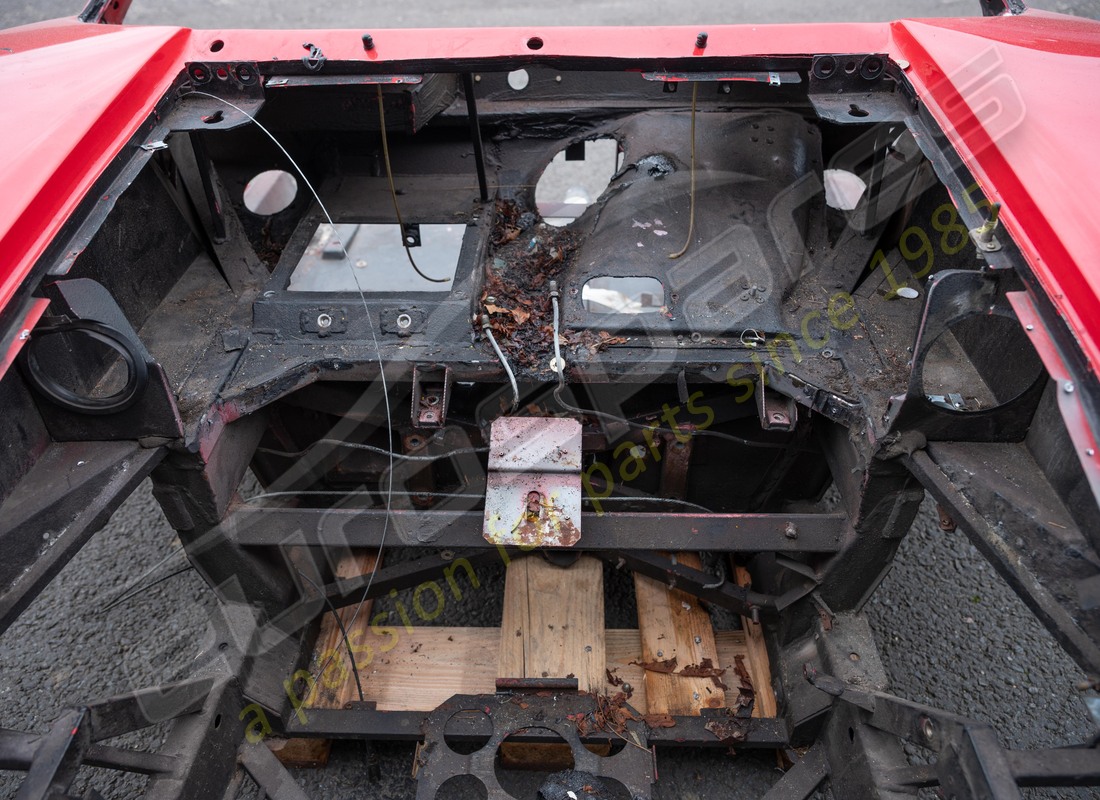 gruppo pannello anteriore ferrari usato. numero parte 61751200 (2)