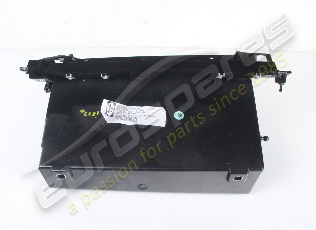 USATO FERRARI VANO CASSETTO FLOCCATO COMPLETO D. NUMERO PARTE 847836 (4) usato ferrari vano cassetto floccato completo d. numero parte 847836 (4)