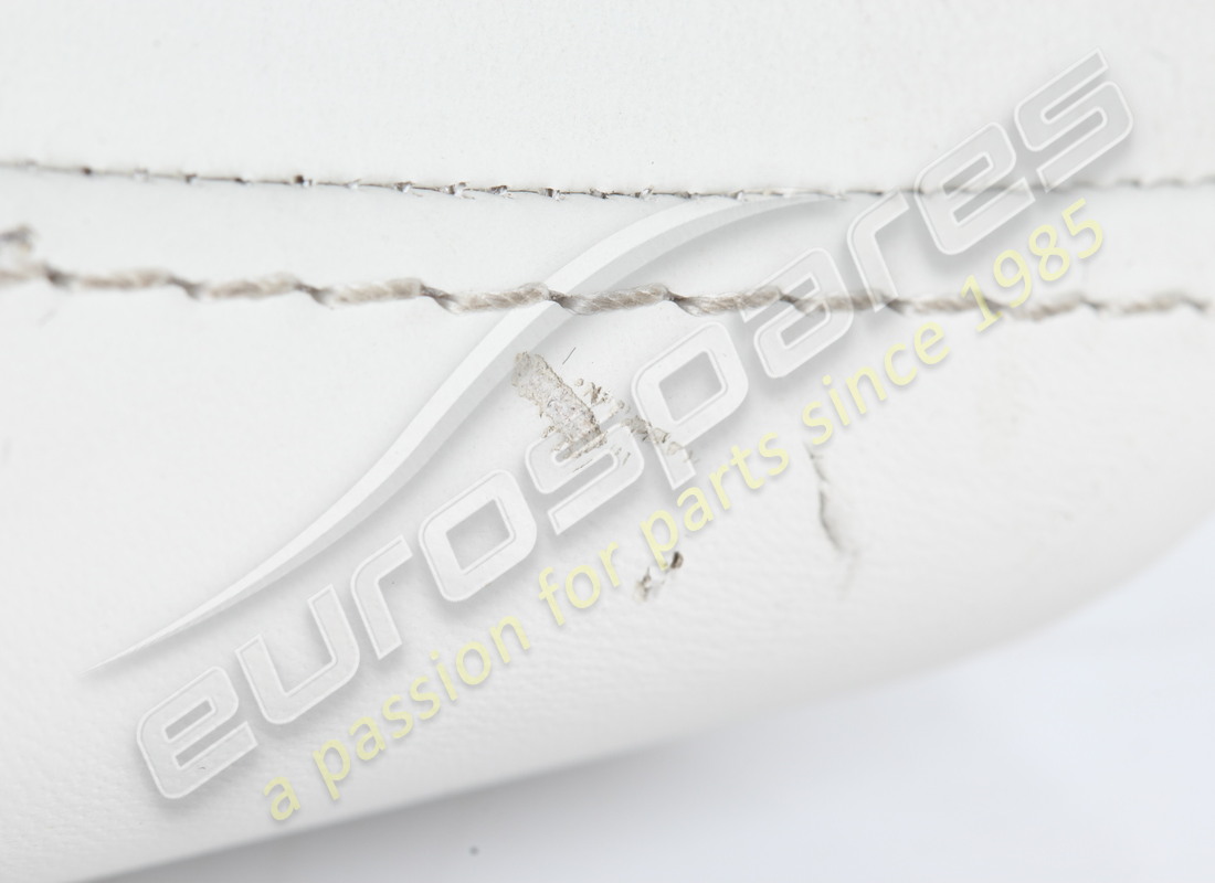 pannelli inferiori cruscotto usati eurospares in pelle grigio chiaro 4301 i numeri di parte 947673 e 947672 sono in pelle non in alcantara. numero di parte eap1723553 (19)