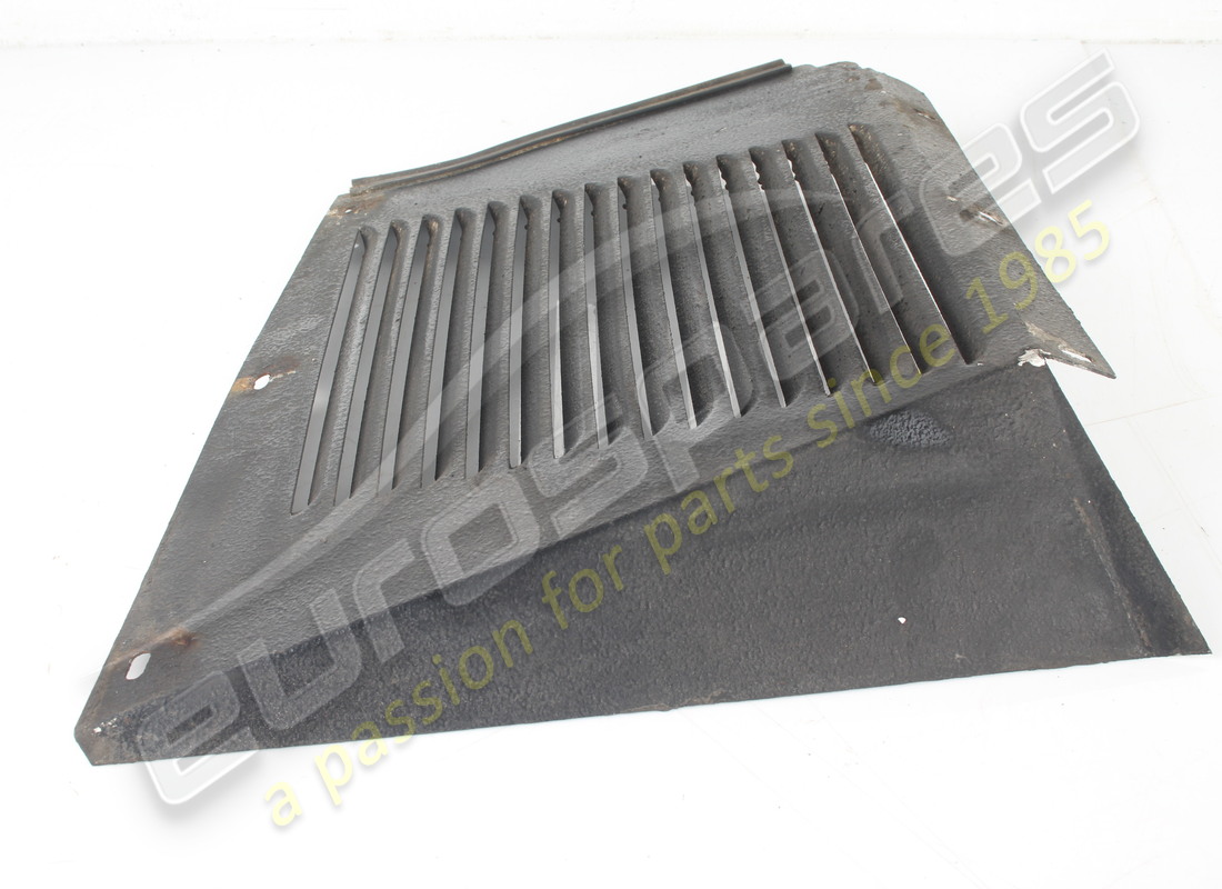 pannello passaruota anteriore inferiore dx usato ferrari. numero parte 61750200 (3)