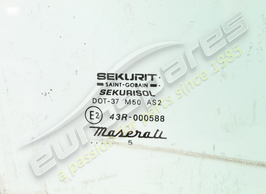 vetro finestrino porta anteriore destro usato maserati. numero parte 377700330 (2)