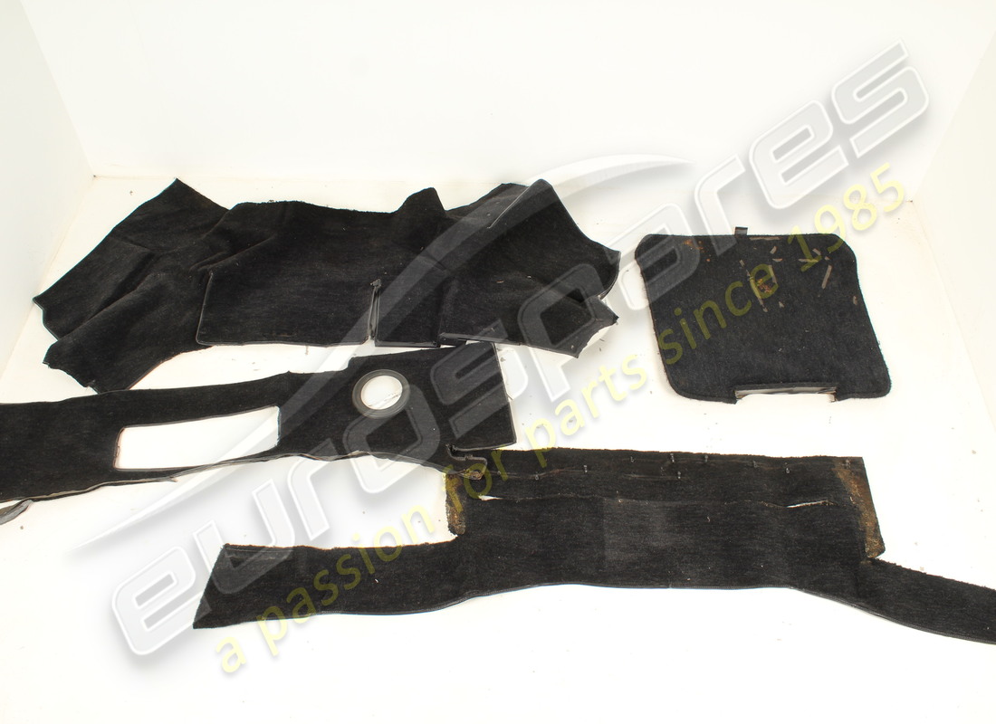 set moquette vano bagagli usato ferrari rhd nero. numero parte 61571000 (3)