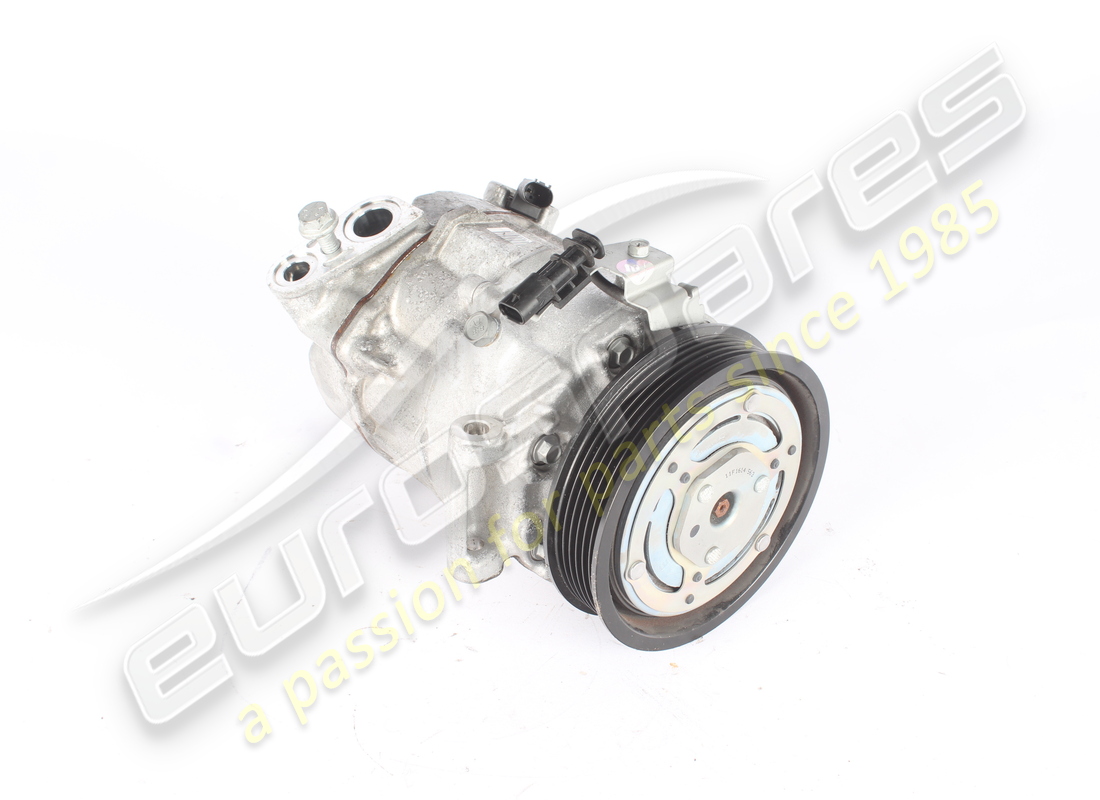 COMPRESSORE DELL'ARIA CONDIZIONATA Maserati USATO. NUMERO PARTE 675001009 (1)