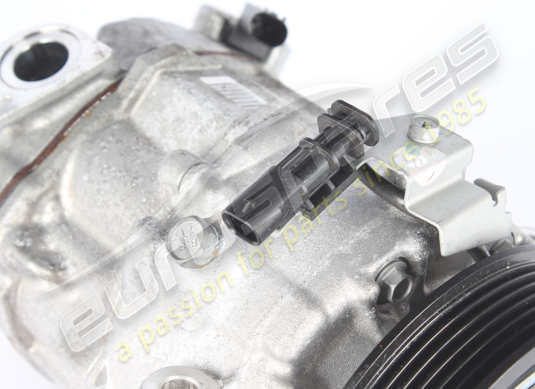 compressore dell'aria condizionata maserati usato. numero parte 675001009 (2)