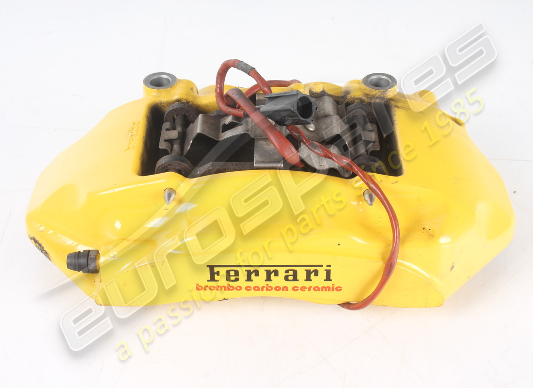PINZA POSTERIORE DESTRA Ferrari USATA CON PASTIGLIE. NUMERO PARTE 336053 (1)
