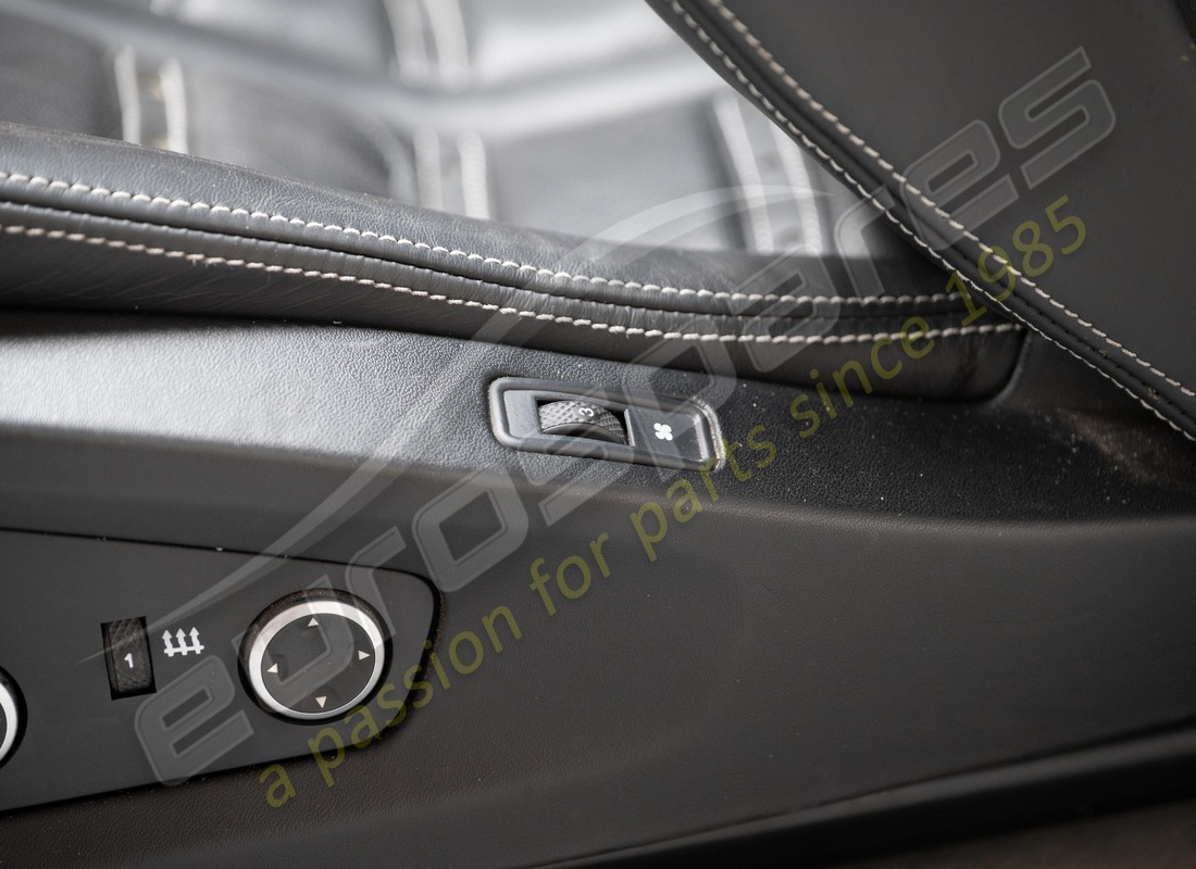 SET DI SEDILI COMPLETO USATO FERRARI. NUMERO PARTE EAP1558688 (11) set di sedili completo usato ferrari. numero parte eap1558688 (11)