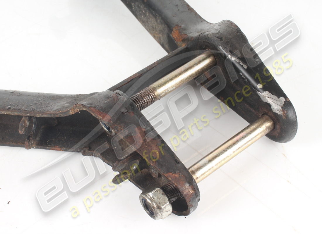 LEVA SUPERIORE SOSPENSIONE ANTERIORE DX USATA FERRARI. NUMERO PARTE 131900 (4) leva superiore sospensione anteriore dx usata ferrari. numero parte 131900 (4)