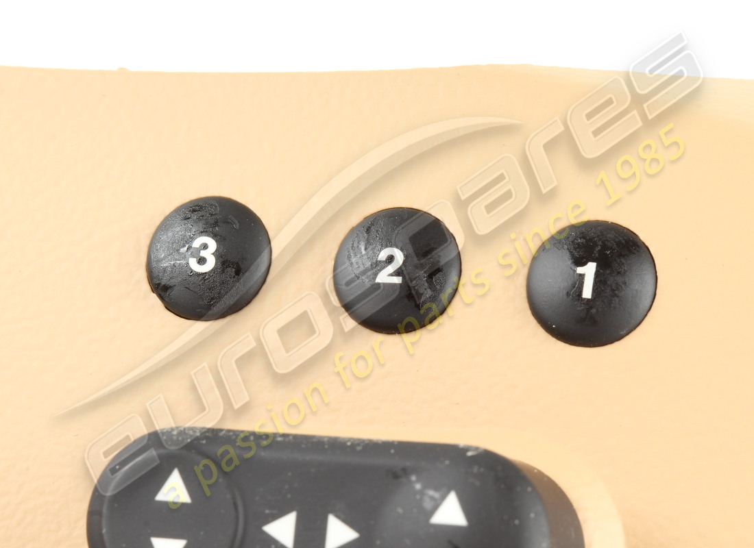 NUOVO (ALTRO) MASERATI PANNELLO PULSANTI CTRL DESTRO RHD, BEIGE. NUMERO PARTE 981321830 (4) nuovo (altro) maserati pannello pulsanti ctrl destro rhd, beige. numero parte 981321830 (4)