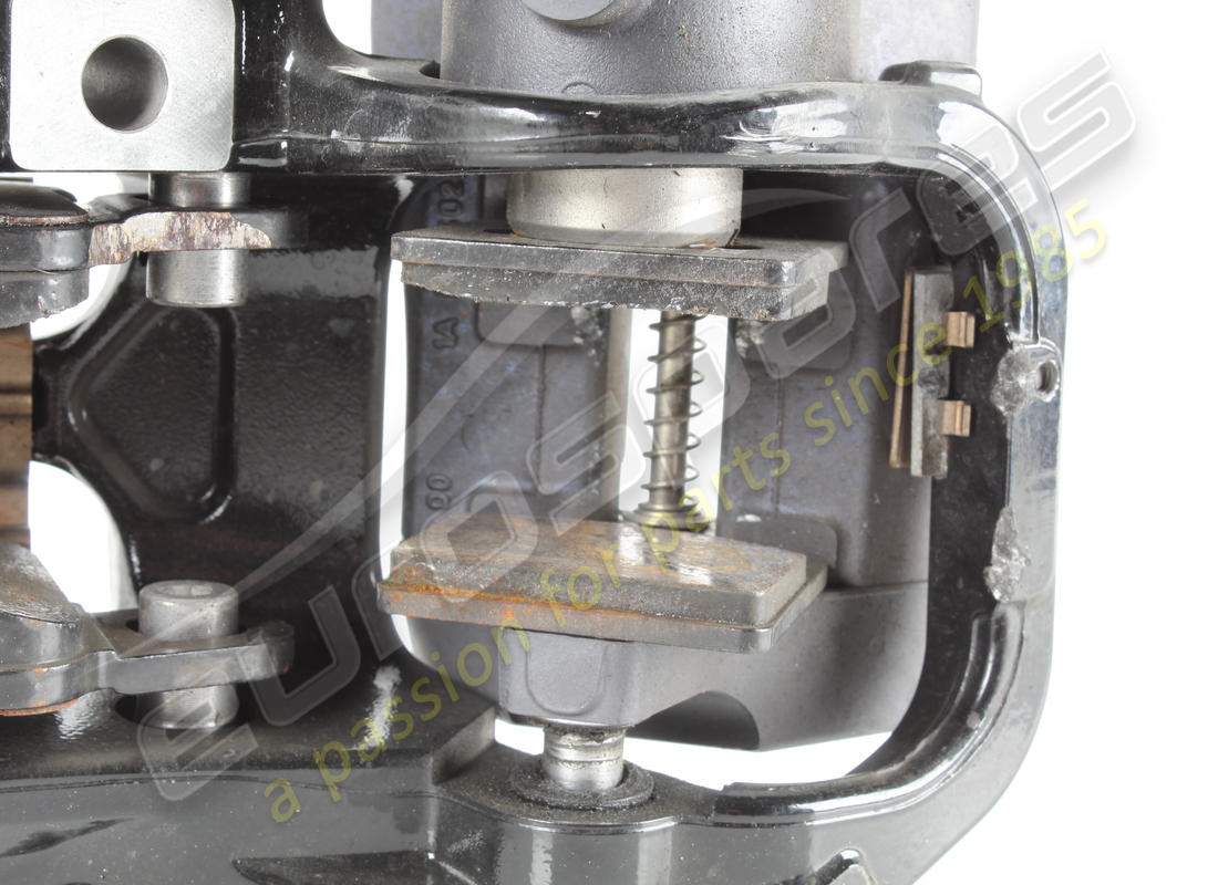 pinza posteriore destra completa usata ferrari. numero parte 776926 (7)